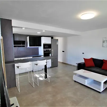 펜션 Holiday House And Spa Lanzarote 티아즈