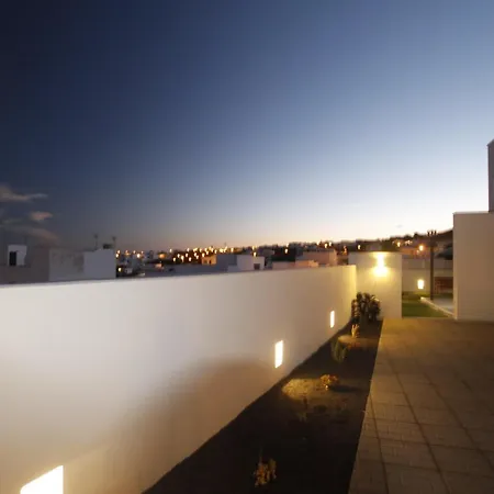 펜션 Holiday House And Spa Lanzarote 티아즈