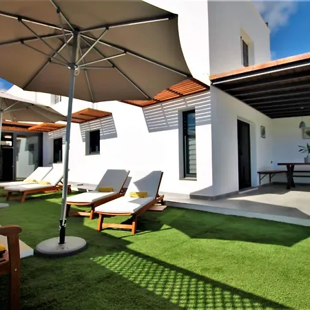 Holiday House And Spa Lanzarote 펜션