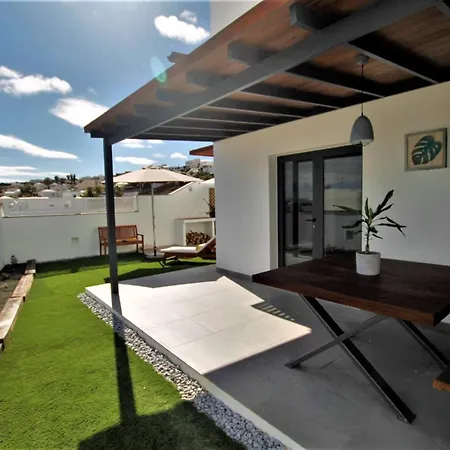 펜션 Holiday House And Spa Lanzarote 티아즈