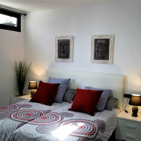 펜션 Holiday House And Spa Lanzarote *