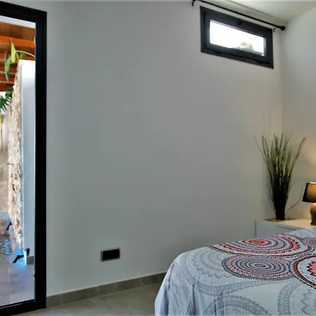 펜션 Holiday House And Spa Lanzarote 티아즈