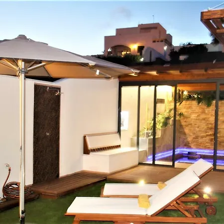 펜션 Holiday House And Spa Lanzarote 티아즈