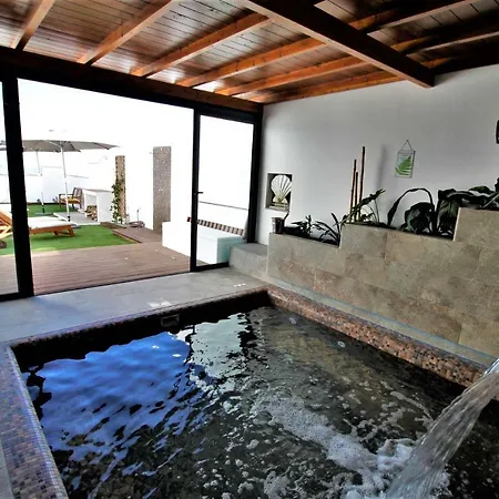 Holiday House And Spa Lanzarote 티아즈