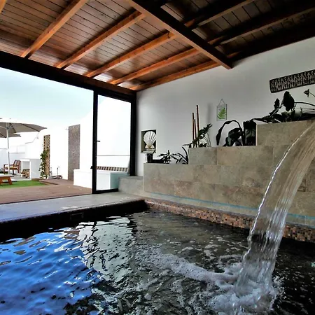 Holiday House And Spa Lanzarote 티아즈